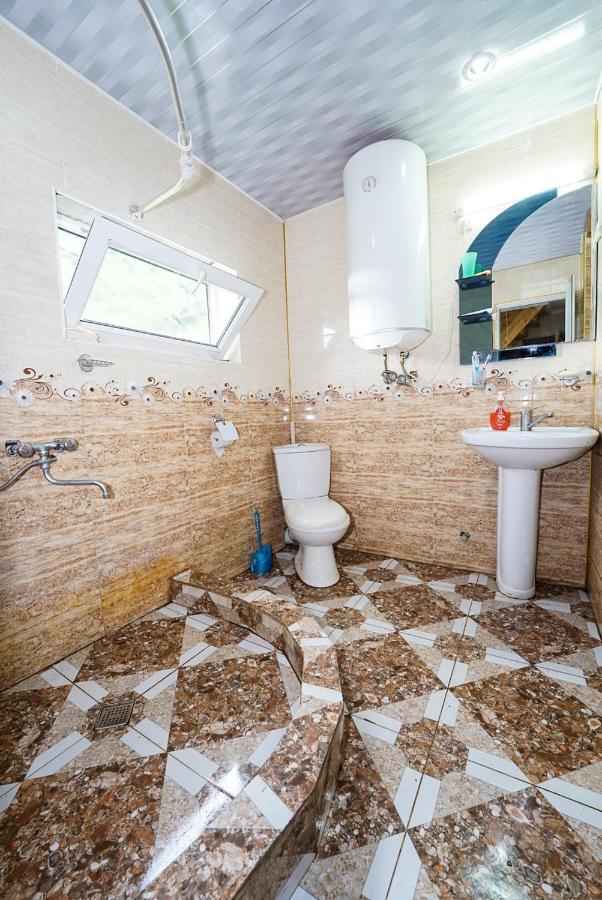 Bori'S Guesthouse Ушґулі Екстер'єр фото