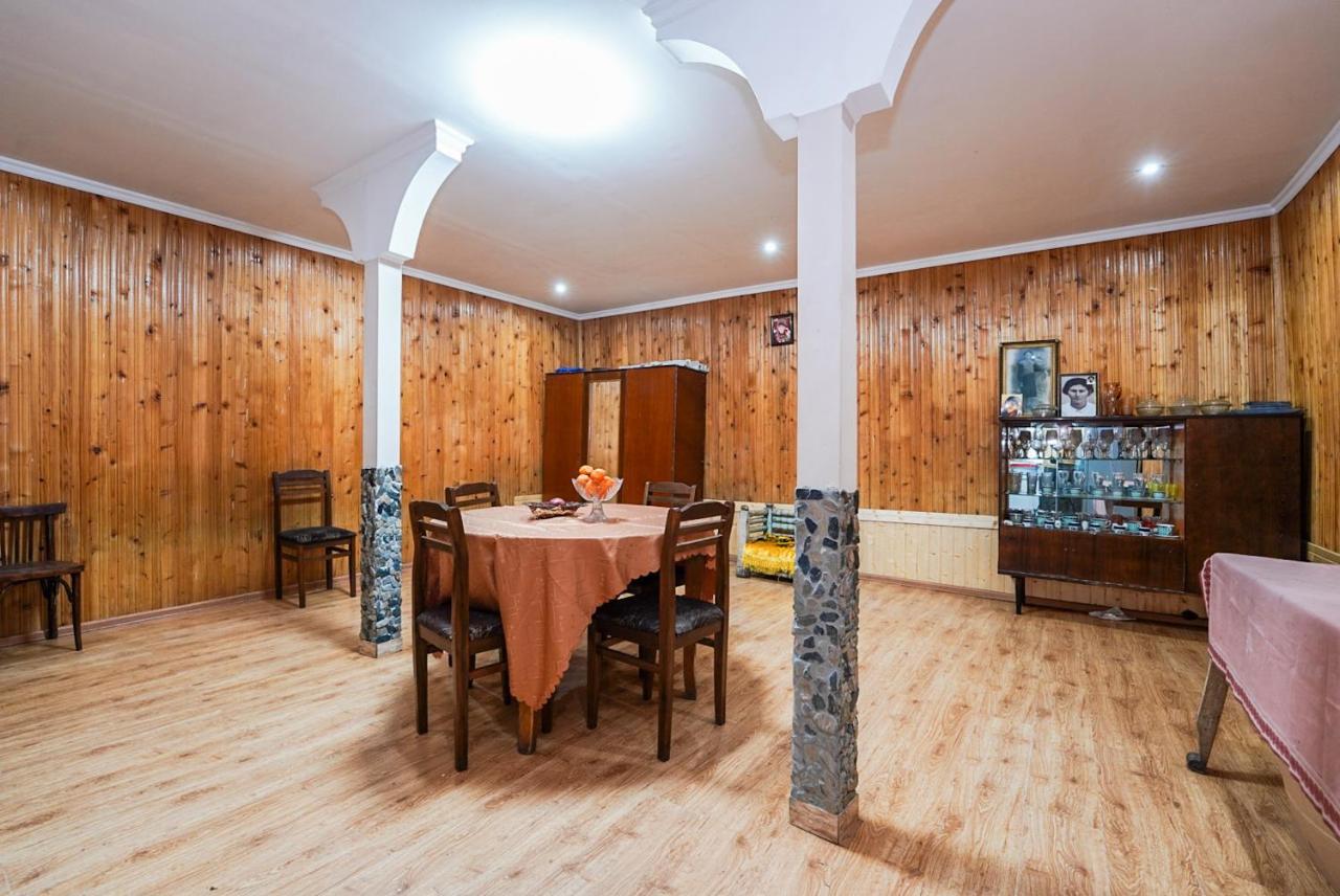 Bori'S Guesthouse Ушґулі Екстер'єр фото