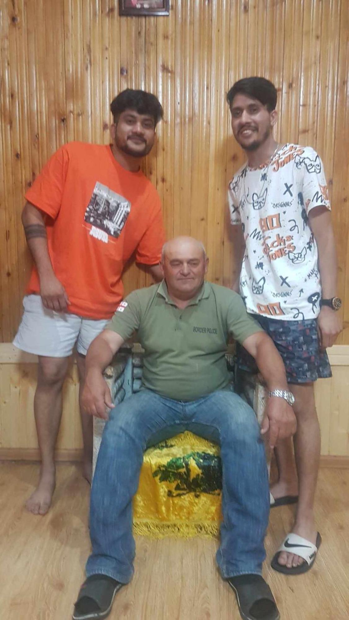Bori'S Guesthouse Ушґулі Екстер'єр фото